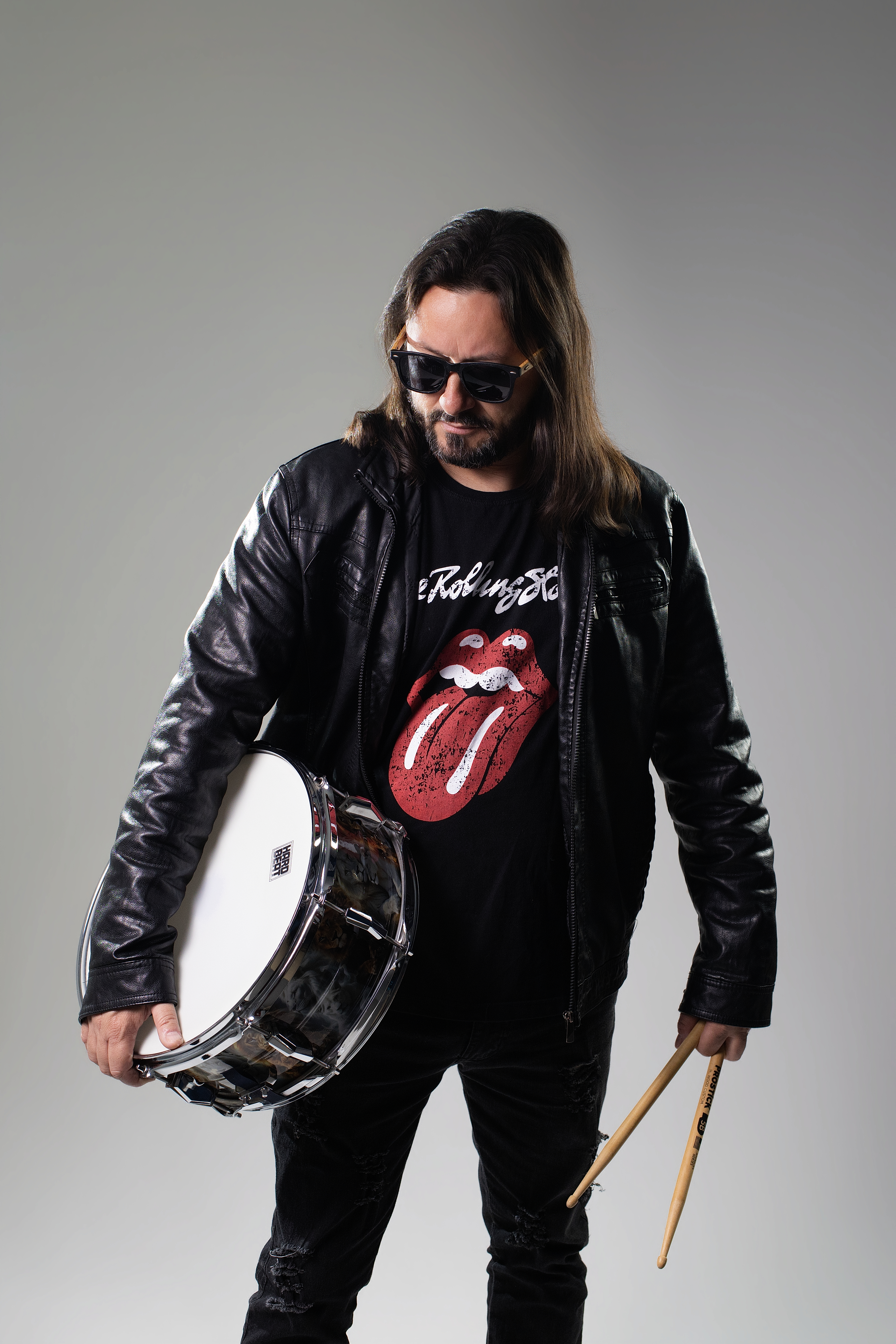 Léo Batera com sua caixa
