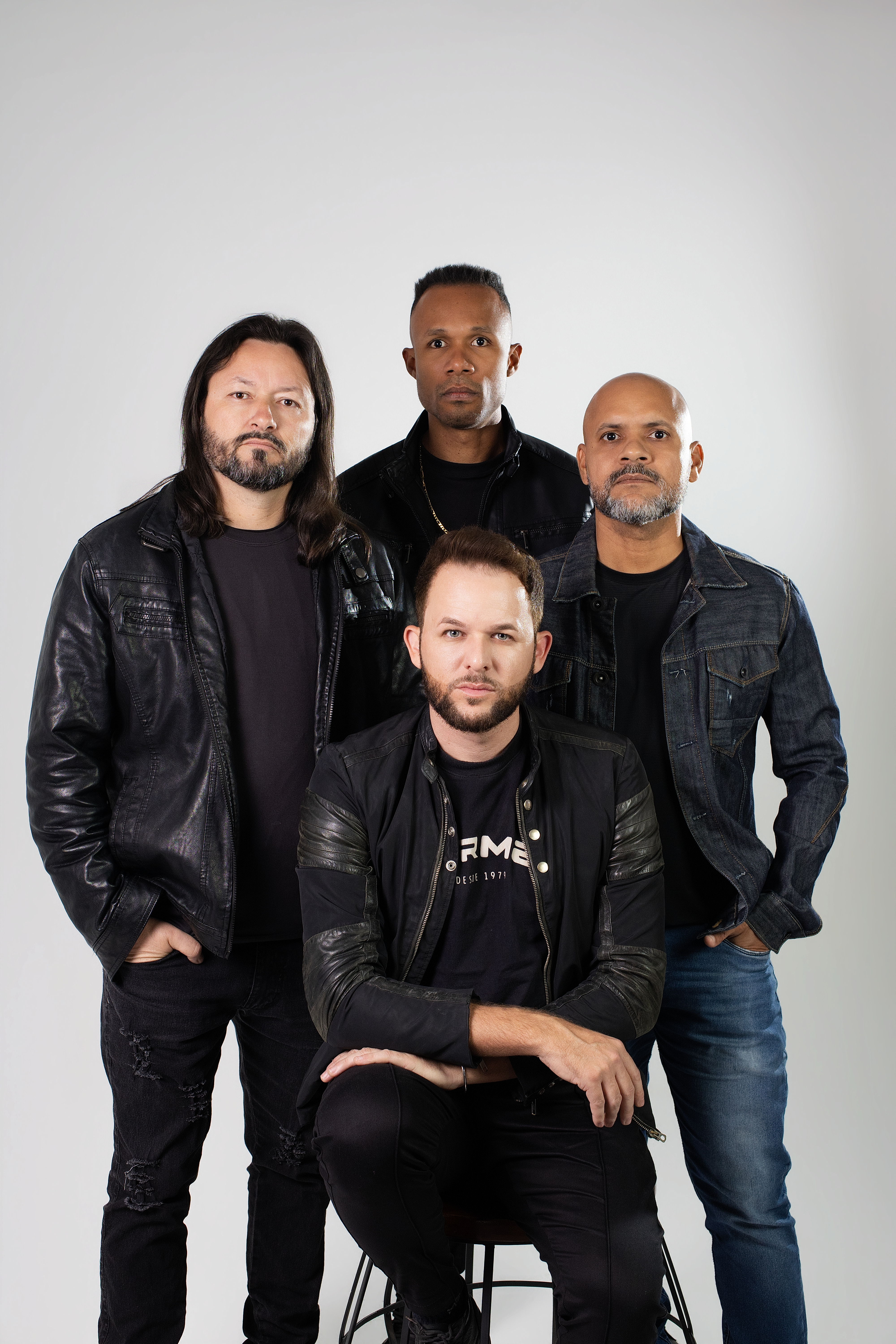Código Retrô reunida em foto oficial